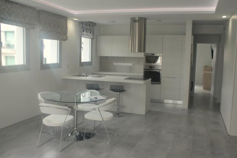 Квартира с 2 спальнями в Лимассол, Кипр №105925 4