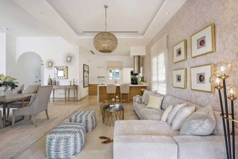 4 bedrooms Villa in Limassol, Cyprus No. 76184 2