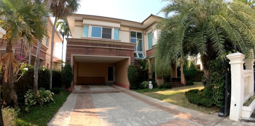 4 bedrooms House in Chiang Mai, Thailand No. 97663