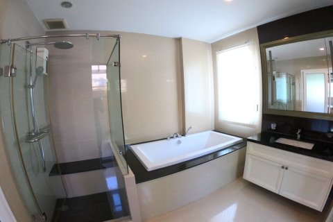 4 bedrooms House in Chiang Mai, Thailand No. 97663 2