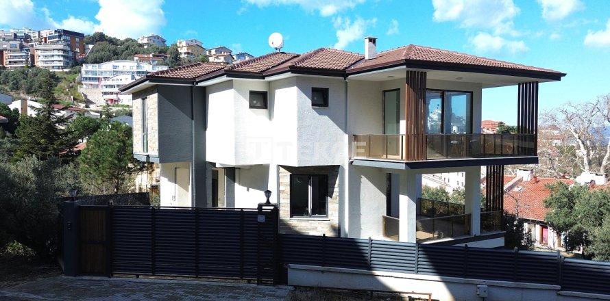 4 dormitorios Villa en Mudanya, Turkey No. 123295