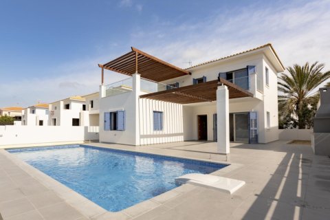 3 bedrooms Villa in Larnaca, Cyprus No. 106394 2