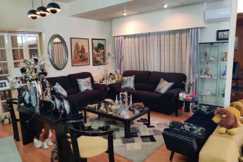 4 bedrooms Villa in Strovolos, Cyprus No. 80637 6