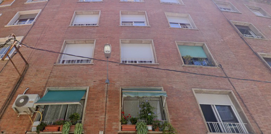 824m² Commercial property en Barcelona, Spain No. 120848