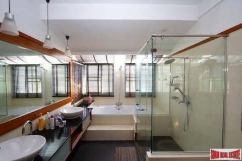 3 bedrooms House in Bangkok, Thailand No. 96075 11