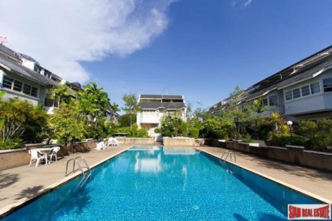 3 bedrooms House in Bangkok, Thailand No. 96075 1