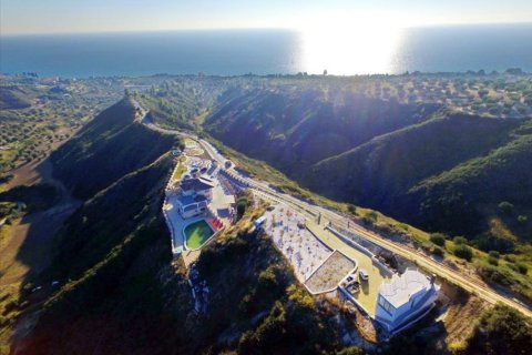 7 bedrooms Villa in Chalkidiki, Greece No. 49495 1