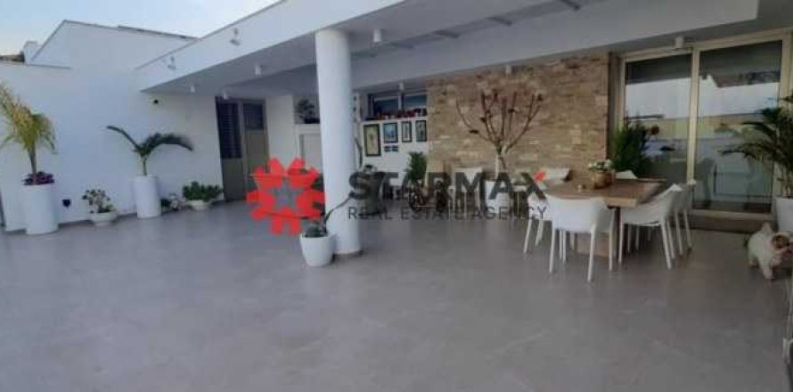 4 chambres House à Aradippou, Cyprus No. 82736