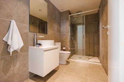 3 bedrooms Apartment in Limassol, Cyprus No. 103034 9