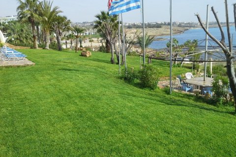 Дом с 6 спальнями в Хлорака, Кипр №37384 9