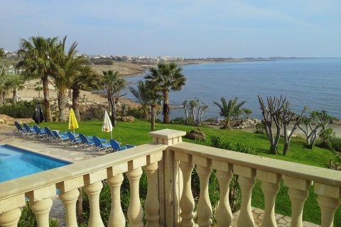 Дом с 6 спальнями в Хлорака, Кипр №37384 3