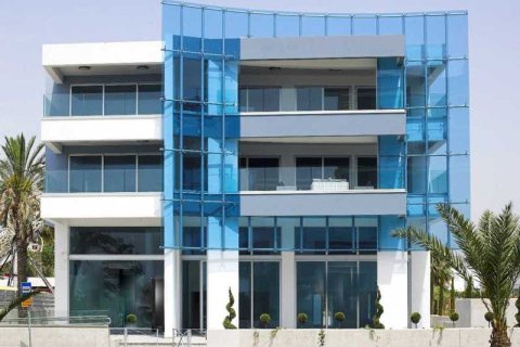 3 bedrooms Apartment in Limassol, Cyprus No. 44934 6