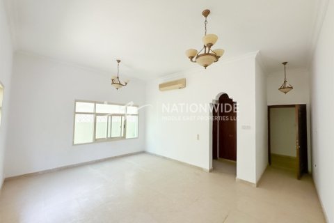 9 bedrooms Villa in Binh Duong, Vietnam No. 92841 3