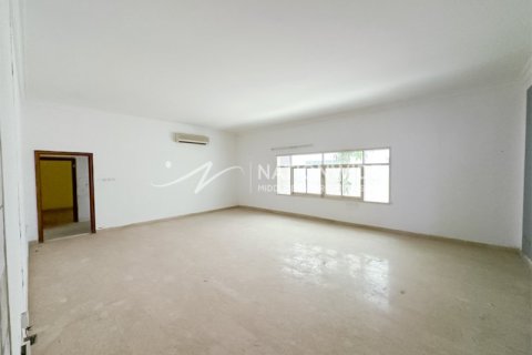 9 bedrooms Villa in Binh Duong, Vietnam No. 92841 2