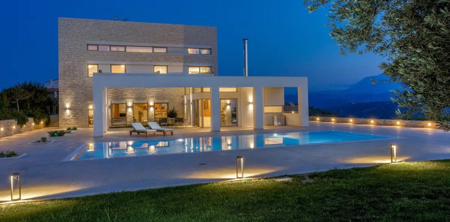 7 bedrooms Villa in Heraklion, Greece No. 24473