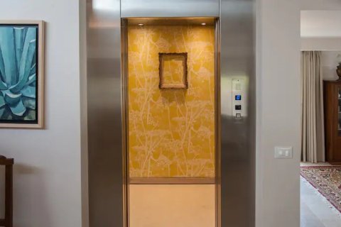 7 bedrooms Villa in Heraklion, Greece No. 24473 23