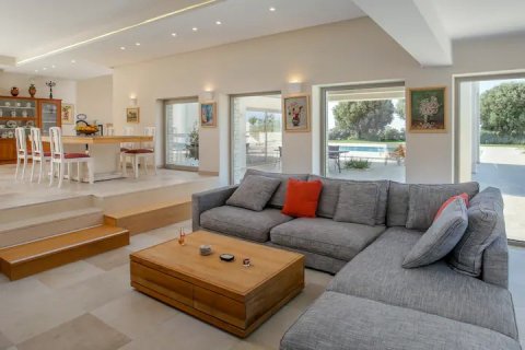 7 bedrooms Villa in Heraklion, Greece No. 24473 12