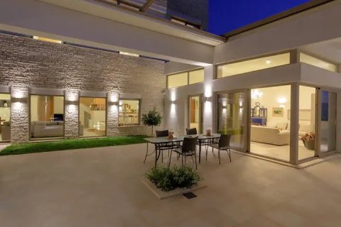 7 bedrooms Villa in Heraklion, Greece No. 24473 5