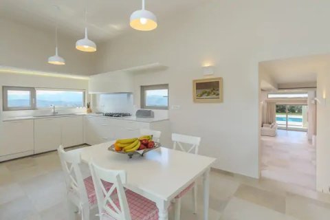 7 bedrooms Villa in Heraklion, Greece No. 24473 18