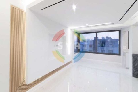 3 bedrooms Apartment in Limassol, Cyprus No. 82453 2