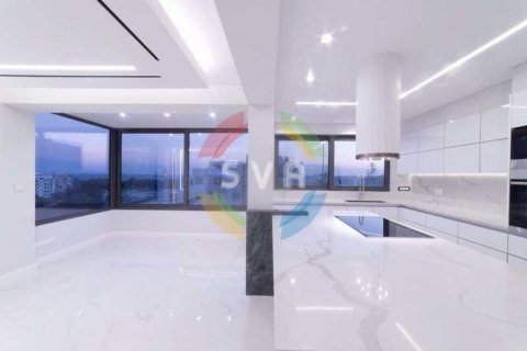 3 bedrooms Apartment in Limassol, Cyprus No. 82453 1