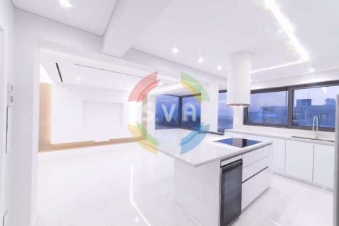 3 bedrooms Apartment in Limassol, Cyprus No. 82453 3