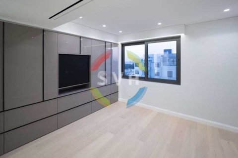 3 bedrooms Apartment in Limassol, Cyprus No. 82453 6