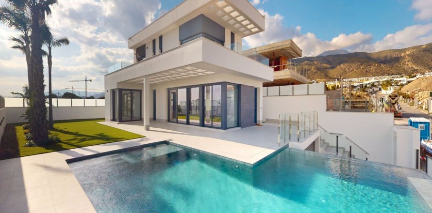 3 bedrooms Villa in Benidorm, Spain No. 112164