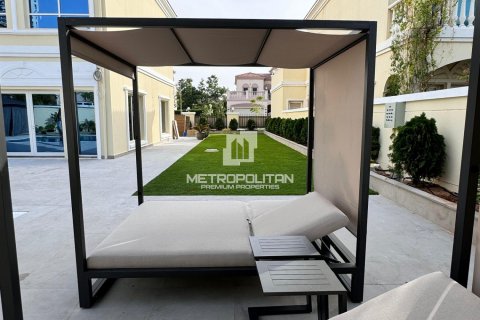 5 bedrooms Villa in Nguyen Thi Minh Khai, Vietnam No. 93864 6