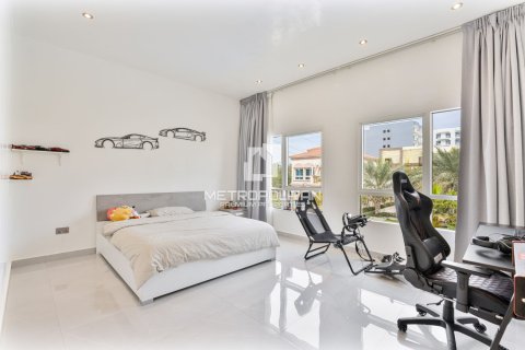 5 bedrooms Villa in Nguyen Thi Minh Khai, Vietnam No. 93864 17