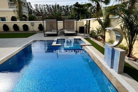 5 bedrooms Villa in Nguyen Thi Minh Khai, Vietnam No. 93864 4