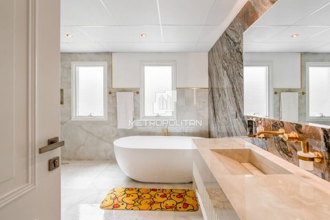 5 bedrooms Villa in Nguyen Thi Minh Khai, Vietnam No. 93864 22