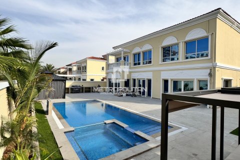 5 bedrooms Villa in Nguyen Thi Minh Khai, Vietnam No. 93864 3