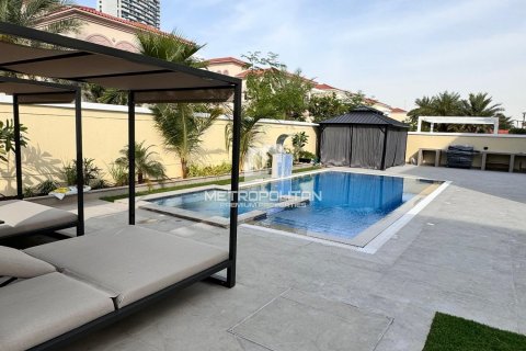 5 bedrooms Villa in Nguyen Thi Minh Khai, Vietnam No. 93864 2
