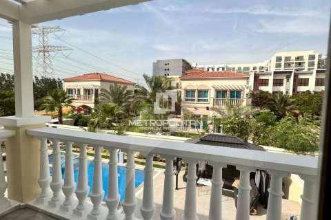 5 bedrooms Villa in Nguyen Thi Minh Khai, Vietnam No. 93864 8