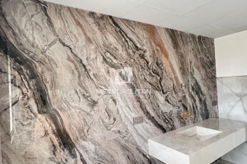 5 bedrooms Villa in Nguyen Thi Minh Khai, Vietnam No. 93864 10