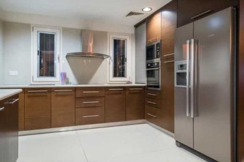 Вилла с 6 спальнями в Пафос, Кипр №101289 10