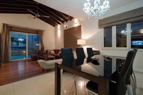 Вилла с 6 спальнями в Пафос, Кипр №101289 16