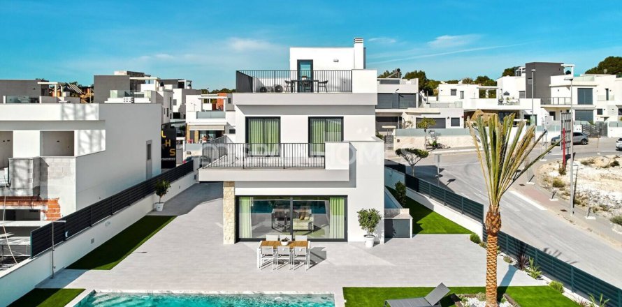 3 bedrooms Villa in San Miguel de Salinas, Spain No. 88351