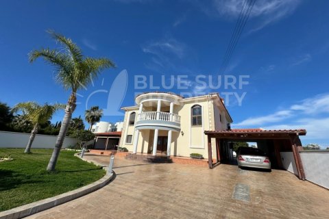 Вилла с 5 спальнями в Фамагуста, Кипр №104843 25