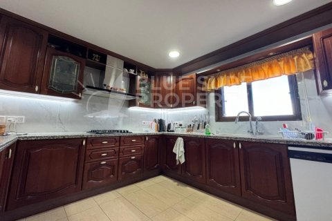 Вилла с 5 спальнями в Фамагуста, Кипр №104843 4