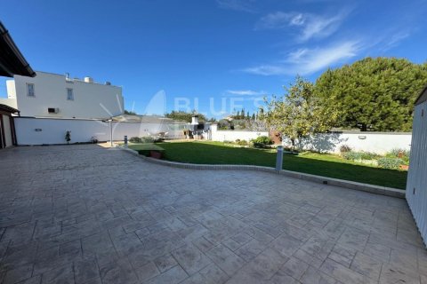 Вилла с 5 спальнями в Фамагуста, Кипр №104843 22