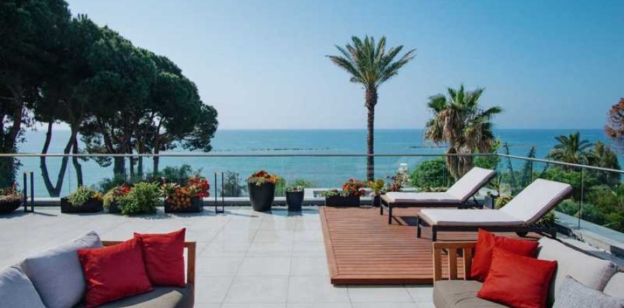 5 dormitorios House en Germasogeia, Cyprus No. 44728