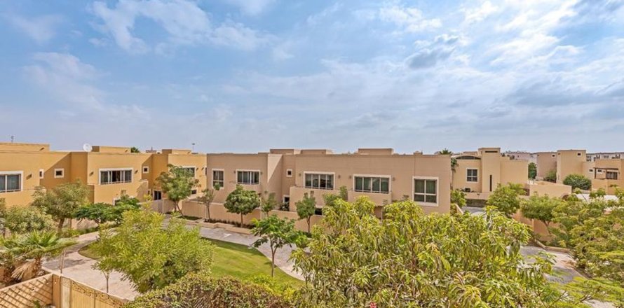 4 bedrooms Townhouse in Bavaria Town, Vietnam No. 94911