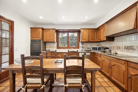 Вилла с 4 спальнями в Антиб, Франция №67957 9