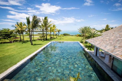 6 bedrooms Villa in Centre de Flacq, Mauritius No. 113006 2