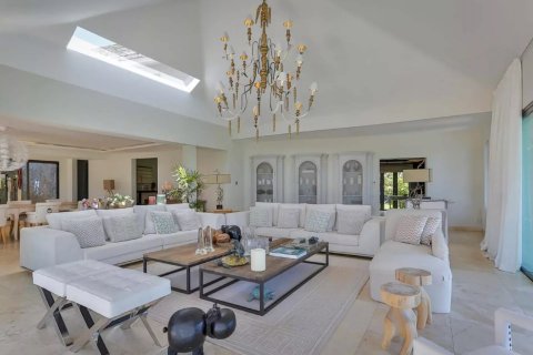 6 bedrooms Villa in Centre de Flacq, Mauritius No. 113006 8