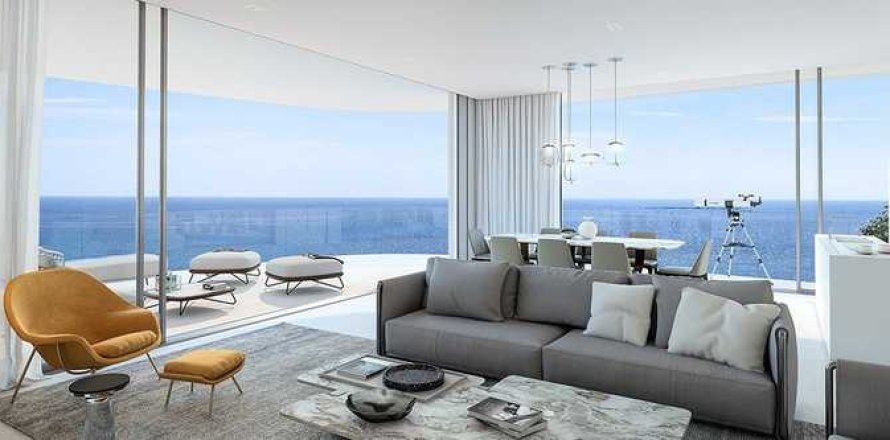 3 bedrooms Apartment in Limassol, Cyprus No. 35102