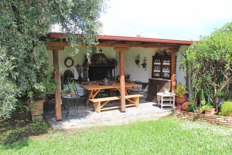 8 bedrooms Building in Larissa, Greece No. 108076 10