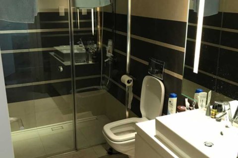 3 bedrooms Apartment in Limassol, Cyprus No. 104026 8